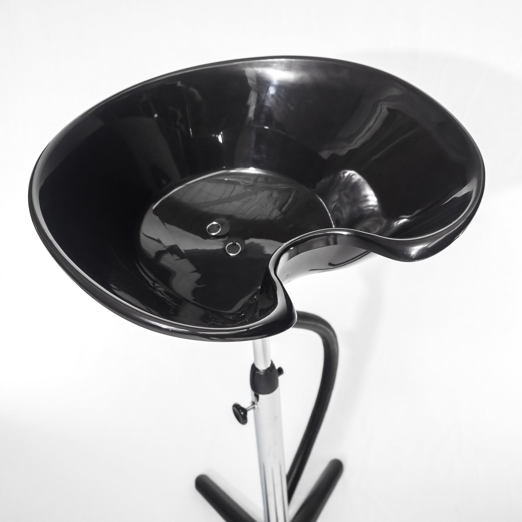 Portable Basin Including Barrel